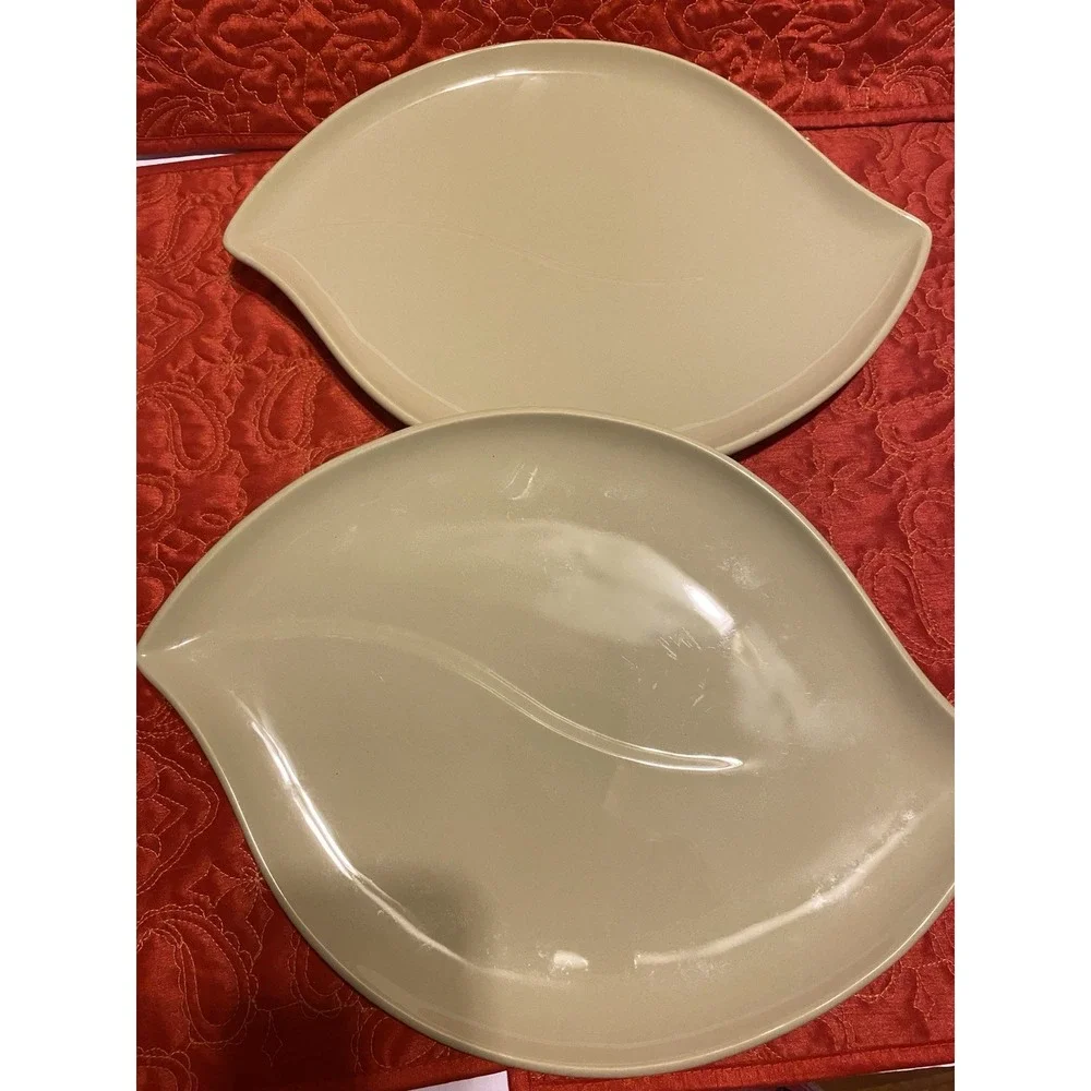 Set Of‎ 2 Royal Doulton Bay Leaves Green Serving Platter Plate Leaf Shape 14.25